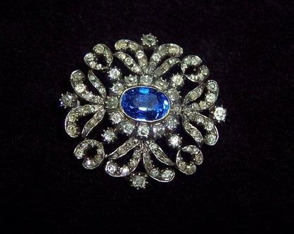 Appraisal: A Georgian sapphire and diamond brooch the central sapphire in