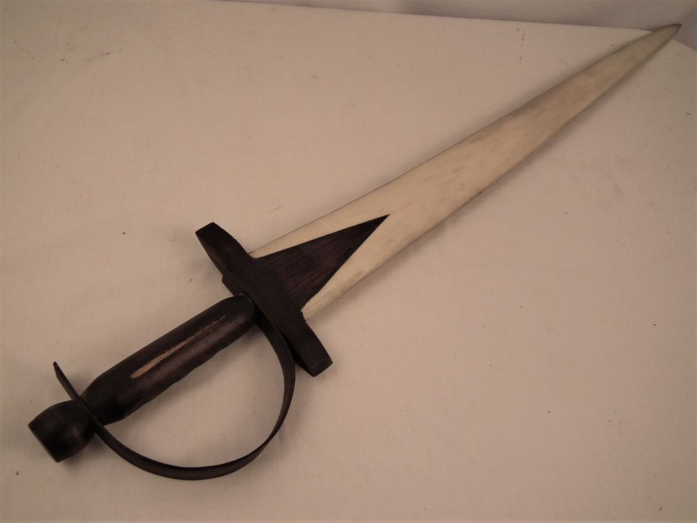 Appraisal: SWORDFISH BILL SWORD Old swordfish bill mounted as a sword