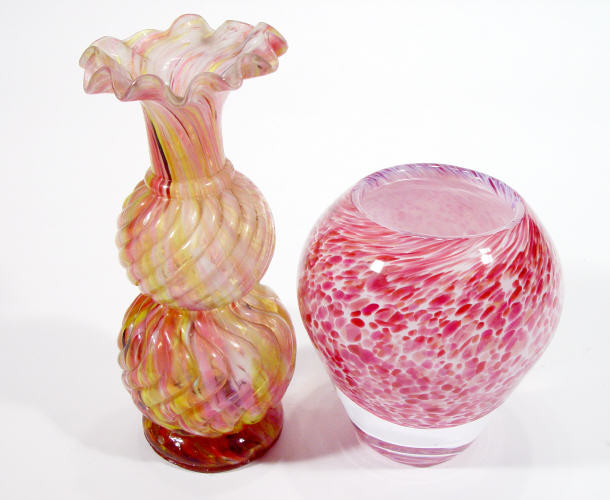 Appraisal: Italian mottled pink Art glass vase together with an Edwardian