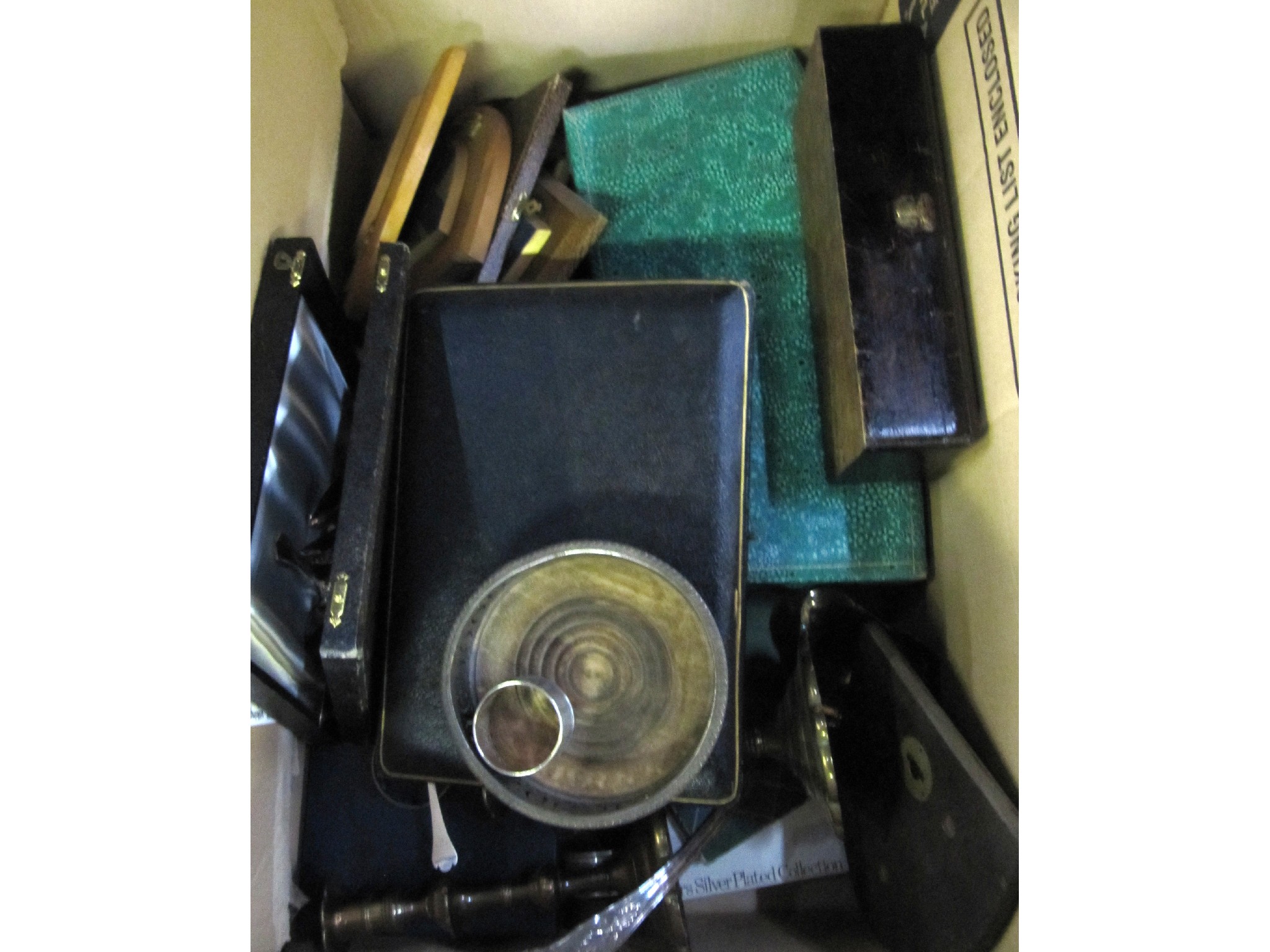 Appraisal: A box of EP items cutlery and assorted crest plaques