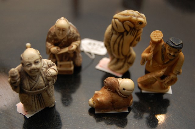 Appraisal: A COLLECTON OF FIVE JAPANESE CARVED IVORY NETSUKE Meiji period