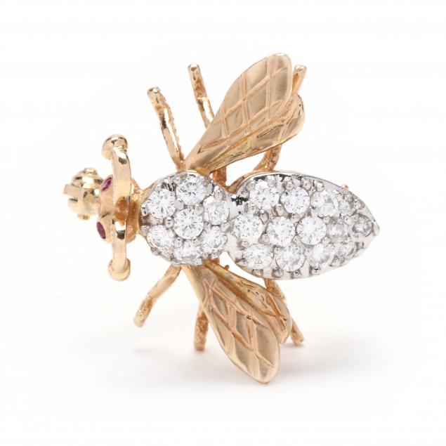 Appraisal: GOLD AND DIAMOND BEE BROOCH The body set with round