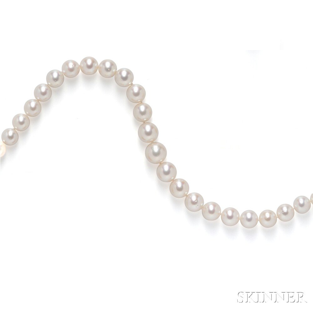 Appraisal: South Sea Pearl Necklace composed of thirty-one white pearls with