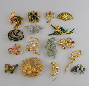 Appraisal: Collection of fifteen various vintage brooches including one Monet one