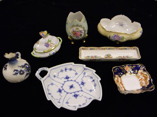 Appraisal: Collection of porcelain including an oval Herend box with butterfly