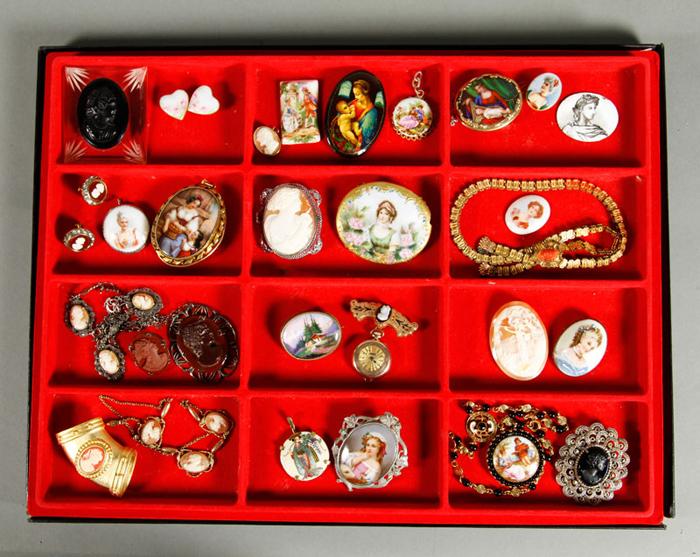 Appraisal: - Lot of Cameo Jewelry Lot of cameo jewelry to