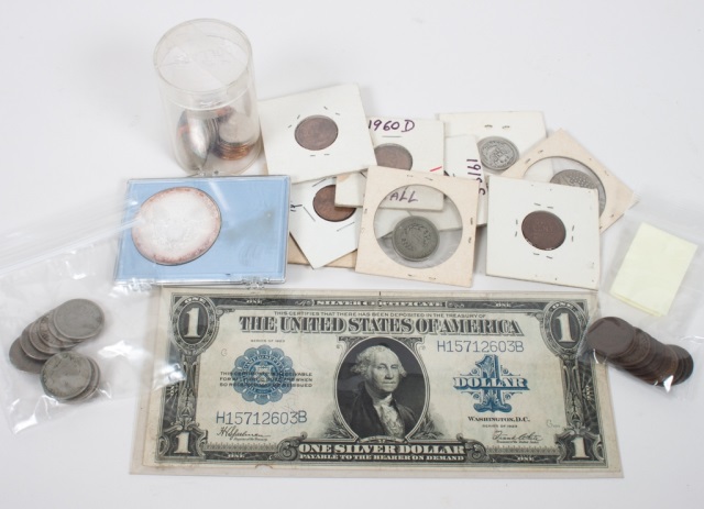 Appraisal: Assorted U S silver and bronze coins of various types