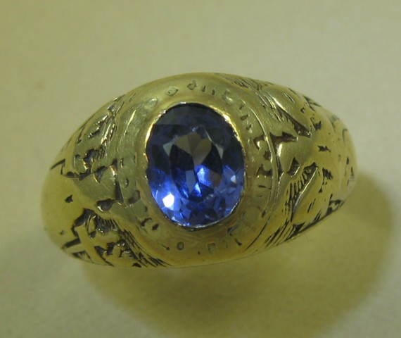 Appraisal: TIFFANY SAPPHIRE AND YELLOW GOLD RING The k yellow gold