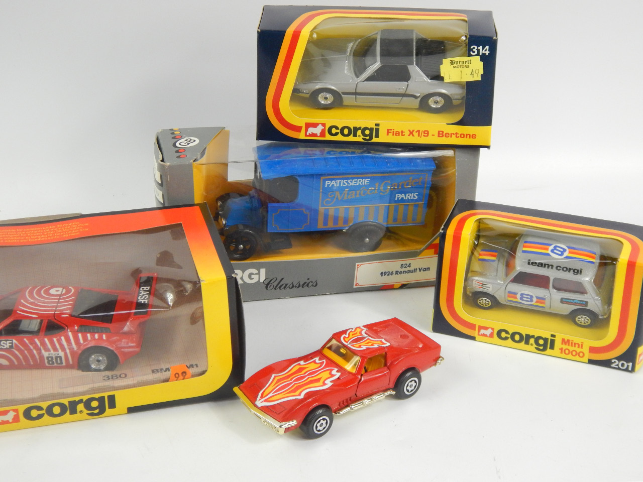 Appraisal: Various Corgi die cast vehicles to include 's Classics series