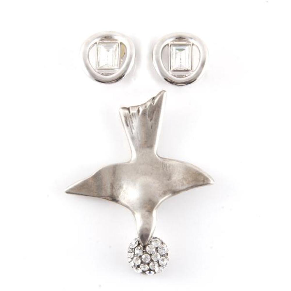 Appraisal: HANAE MORI PARIS MODERNIST SILVER TONE DOVE IN FLIGHT PIN