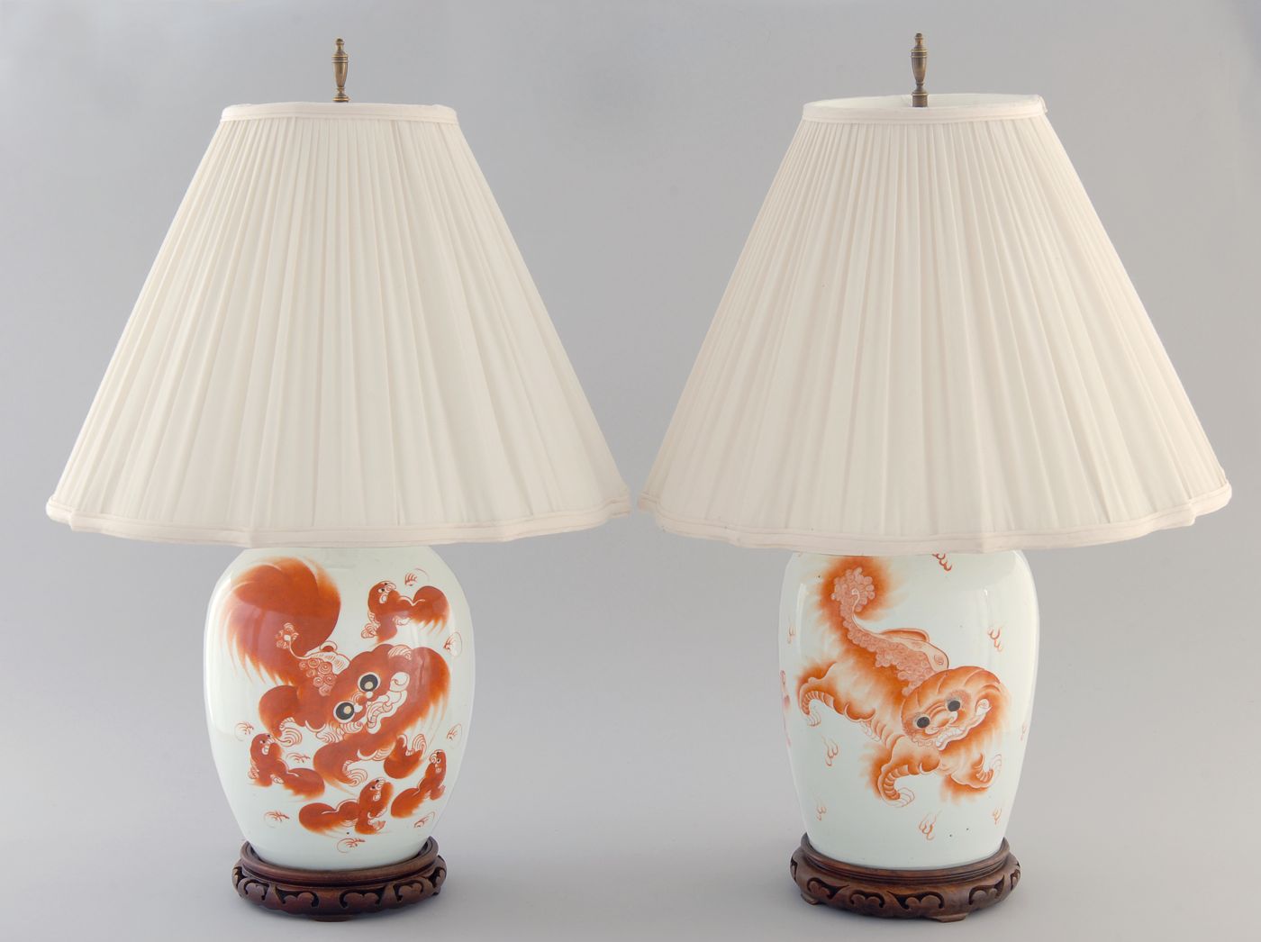 Appraisal: TWO SIMILAR CHINESE EXPORT PORCELAIN VASES In ovoid form with