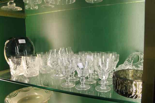 Appraisal: A SET OF TWELVE SHERRY GLASSES five cut tumblers and