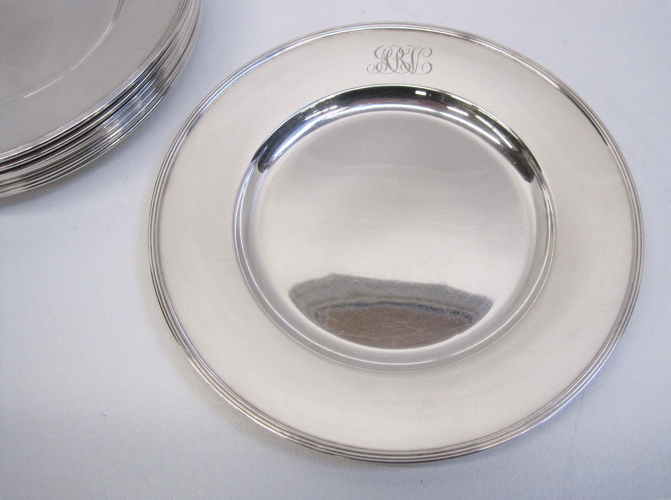 Appraisal: SET OF TWELVE GORHAM STERLING SILVER PLATES Diameter Total weight