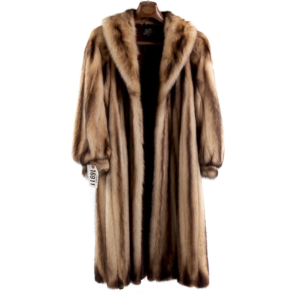 Appraisal: A Ladies Fox Fur Full Length Coat Tan and brown