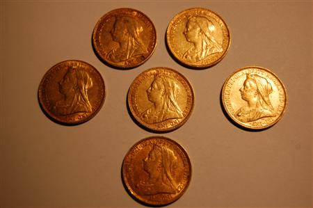 Appraisal: A group of old head Victorian sovereigns comprising and two