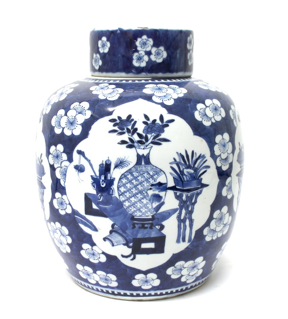 Appraisal: A large Chinese blue and white ovoid jar and cover