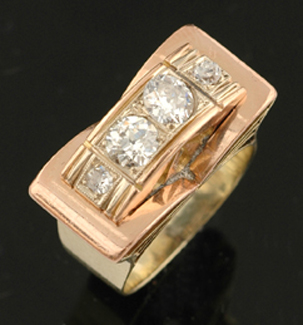 Appraisal: An Art Deco diamond ring The bridge style ring set