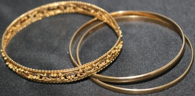 Appraisal: GOLD BANGLE BRACELETS TO INCLUDE ONE KT TESTED WITH OPEN