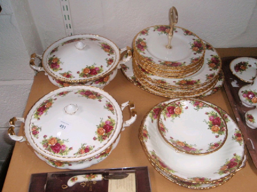 Appraisal: A comprehensive Royal Albert Old Country Roses dinner and tea