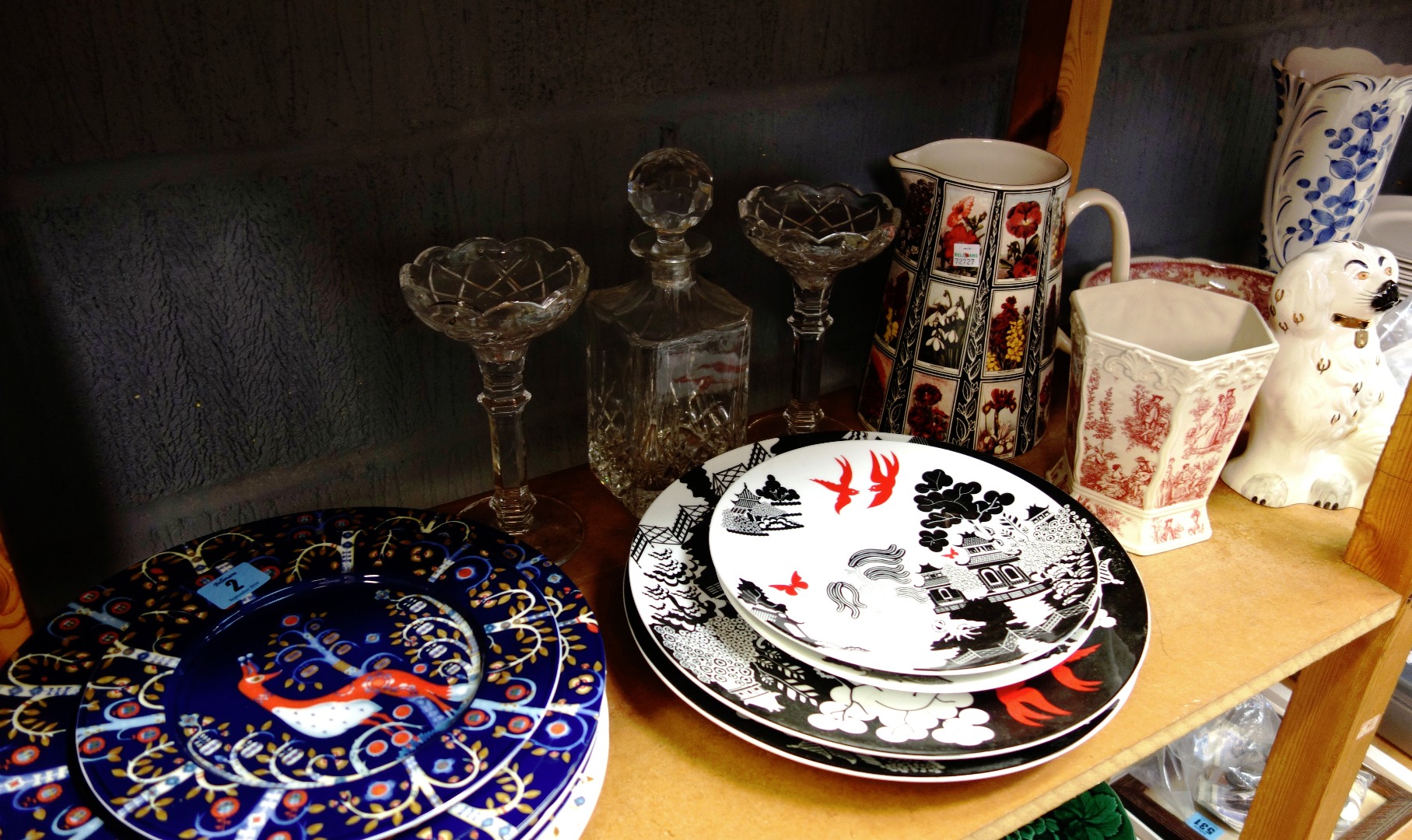 Appraisal: A quantity of ceramics to include six iittala plates a