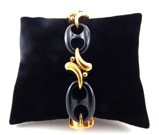 Appraisal: JEWELRY K yellow gold and black onyx mariner link bracelet