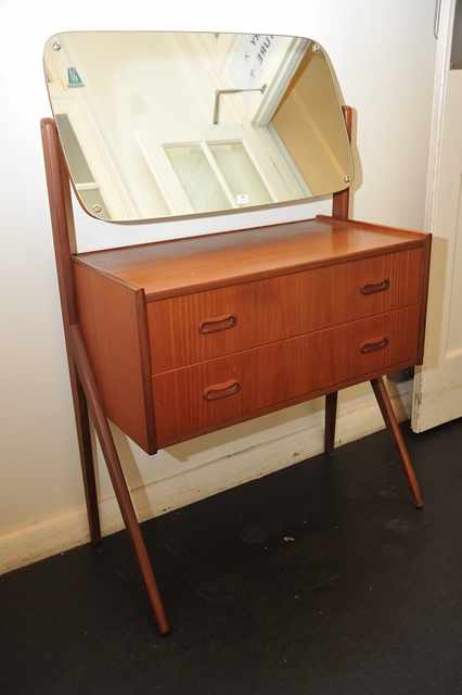 Appraisal: A DANISH TEAK MIRROR BACK DRESSING TABLE w x d