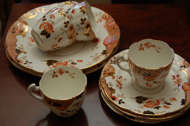 Appraisal: A COLLECTION OF VICTORIAN IMARI PALETTE PORCELAIN TEA WARE