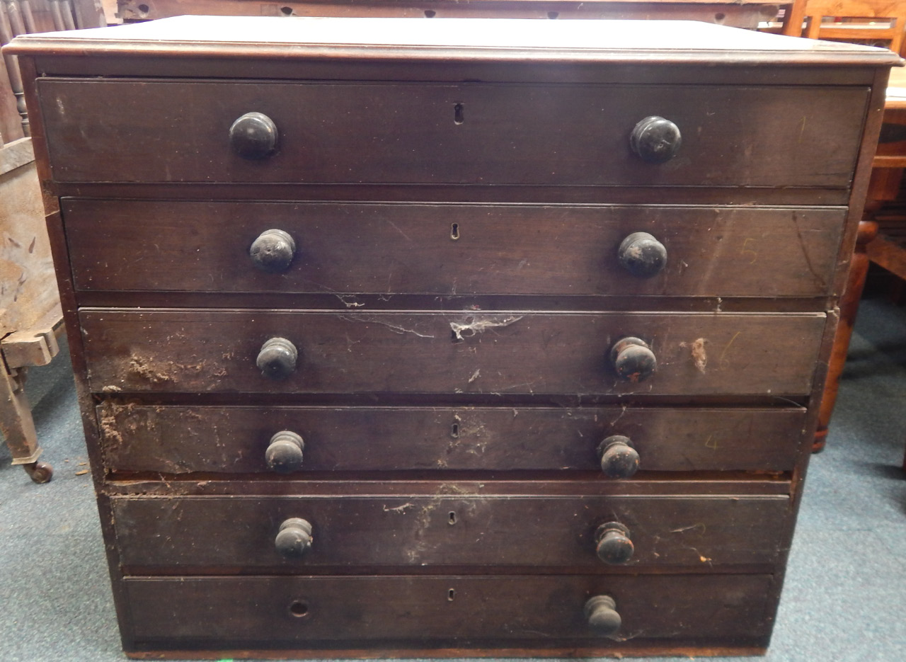 Appraisal: A Georgian mahogany architect's plan chest of six shallow drawers