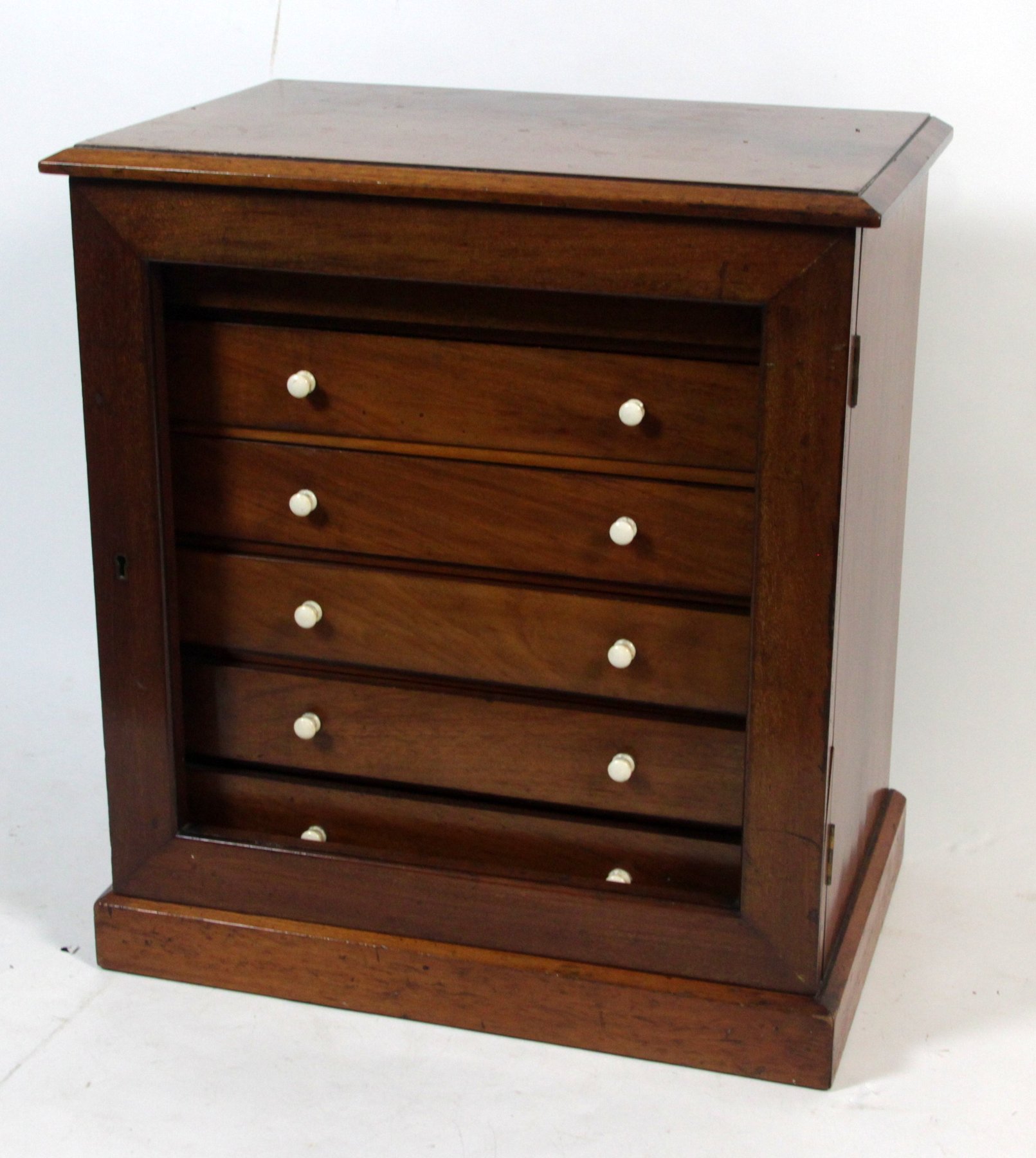 Appraisal: A th Century mahogany specimen chest of six drawers cm