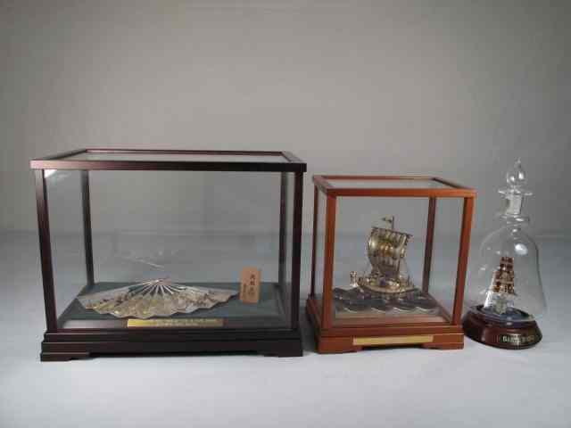 Appraisal: Lot of three assorted ''Ship launching gifts'' Includes an etched