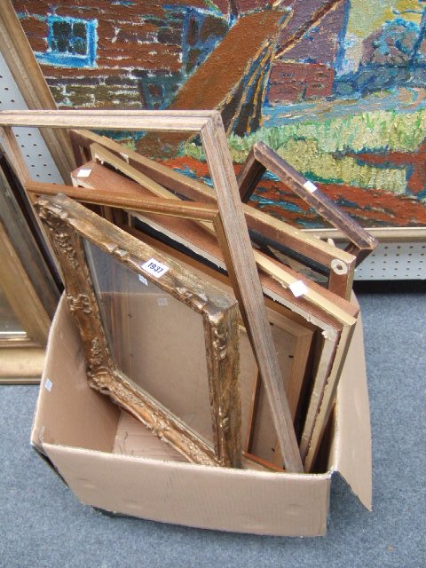 Appraisal: A group of assorted mainly th century picture frames