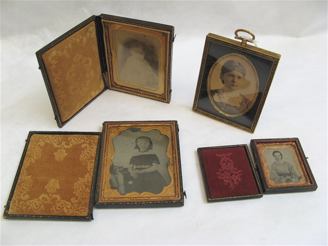 Appraisal: THREE CIVIL WAR ERA DAGUERREOTYPES A PHOTO pieces Two Daguerreotypes