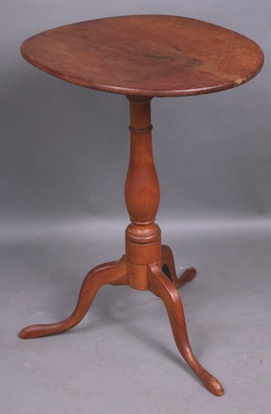 Appraisal: Circa American Queen Anne cherry tilt-top candlestand with oval top