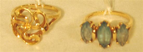 Appraisal: JEWELRY Blue topaz ring K yellow gold three medium blue