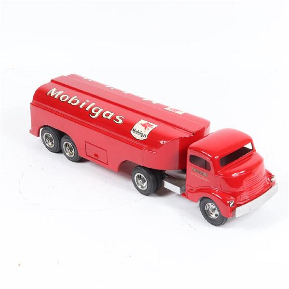 Appraisal: SMITH MILLER MOBIL GAS AND OIL RED PRESSED STEEL TOY