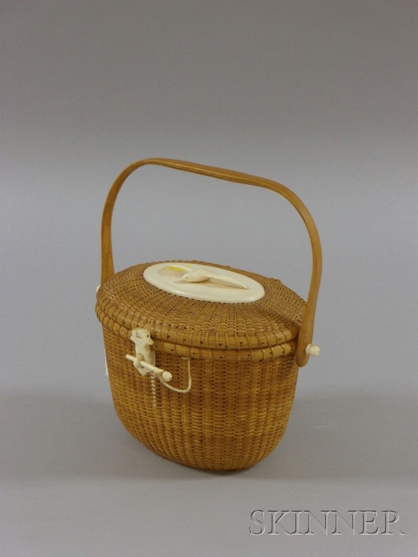 Appraisal: Woven Lidded Nantucket Basket Purse the lid with carved ivory