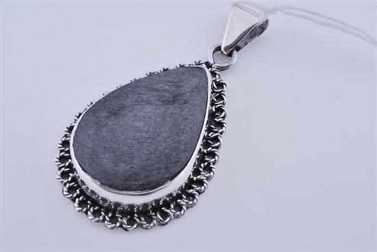 Appraisal: A GREY STONE PENDANT IN STERLING SILVER