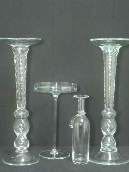 Appraisal: Four pieces of assorted glassware Includes a pair of ''