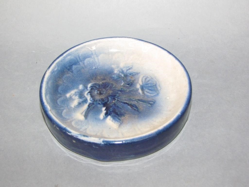 Appraisal: SALT GLAZED STONEWARE SOAP DISH no damage