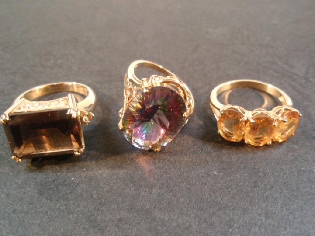 Appraisal: Three stone set dress rings