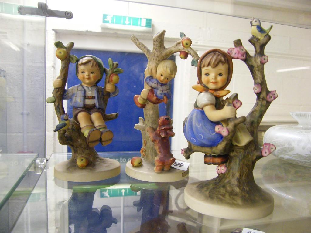 Appraisal: Hummel character group 'Culprits' 'Apple Tree Boy' 'Apple Tree Girl'