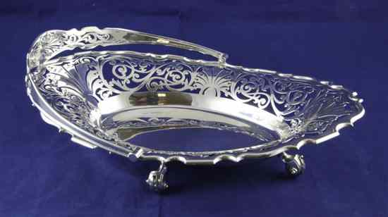 Appraisal: A George V pieced silver cake basket of oval form