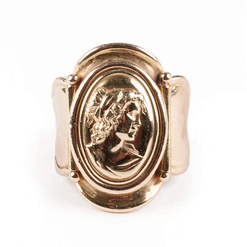 Appraisal: Vior K Gold Cameo Ring K yellow gold Vior ring