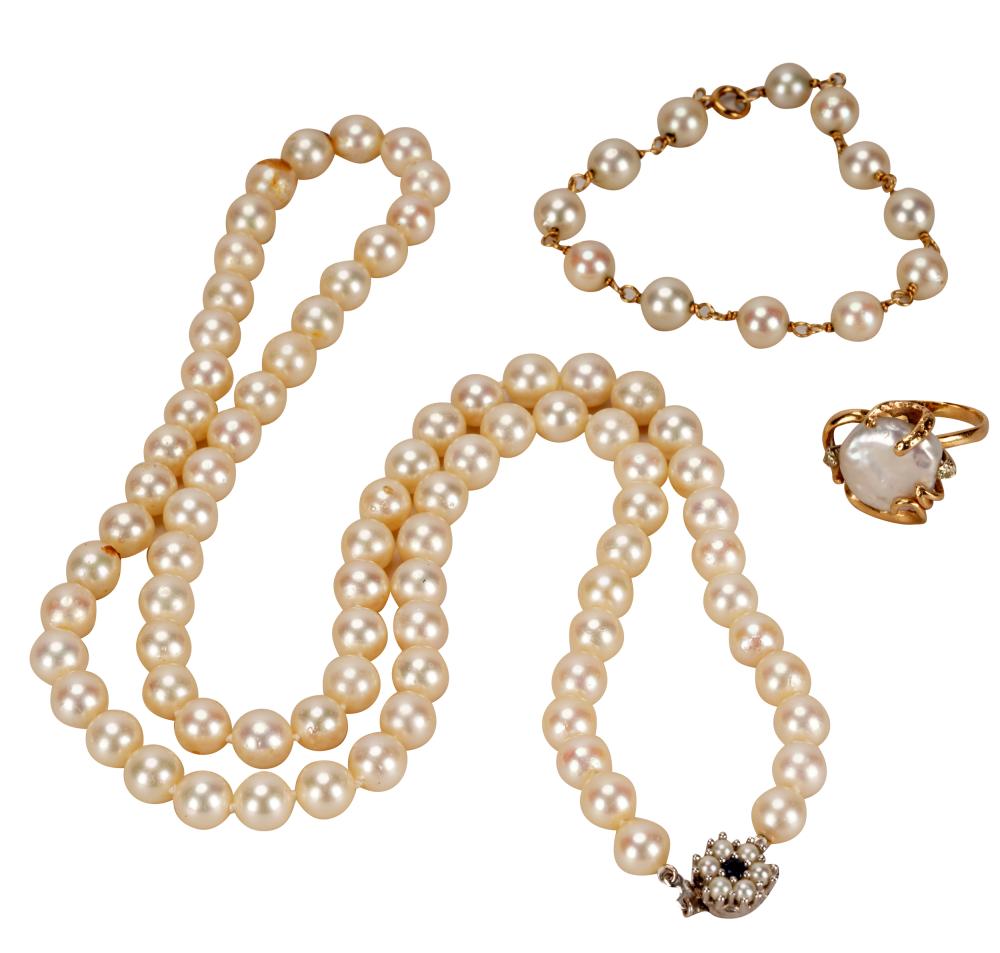 Appraisal: GROUP OF KARAT GOLD CULTURED PEARL JEWELRYcomprising a necklace bracelet