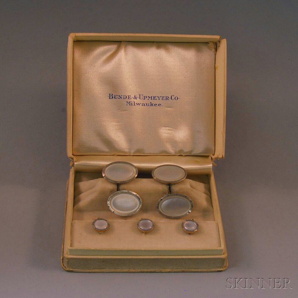 Appraisal: Gentleman's Boxed kt Gold and Mother-of-pearl Dress Set comprised of