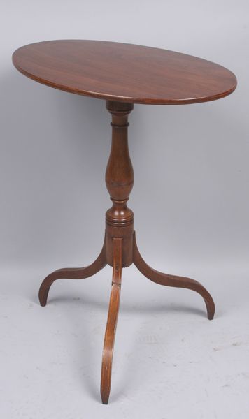 Appraisal: Early th Century Federal tilt-top table h x w x