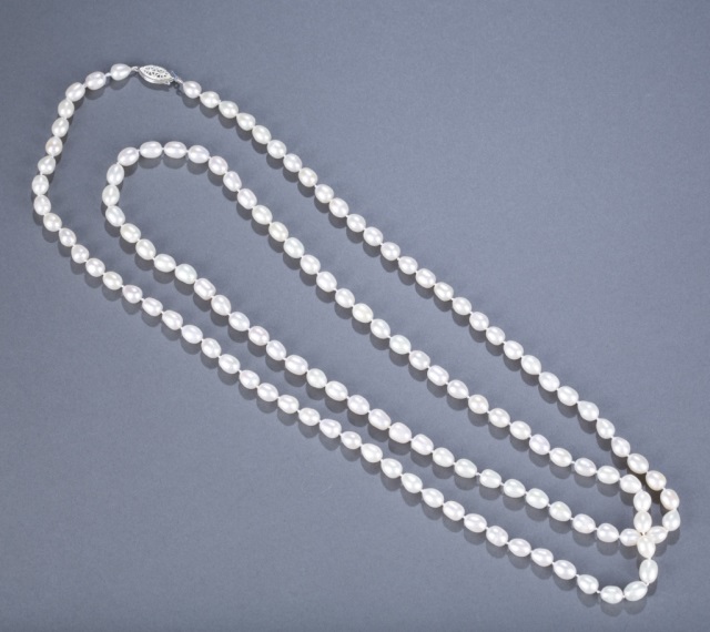 Appraisal: Single Strand Fresh Water Pearls Sterling clasp L