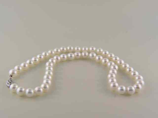 Appraisal: Pearl Necklace pearls to mm freshwater '' long k clasp