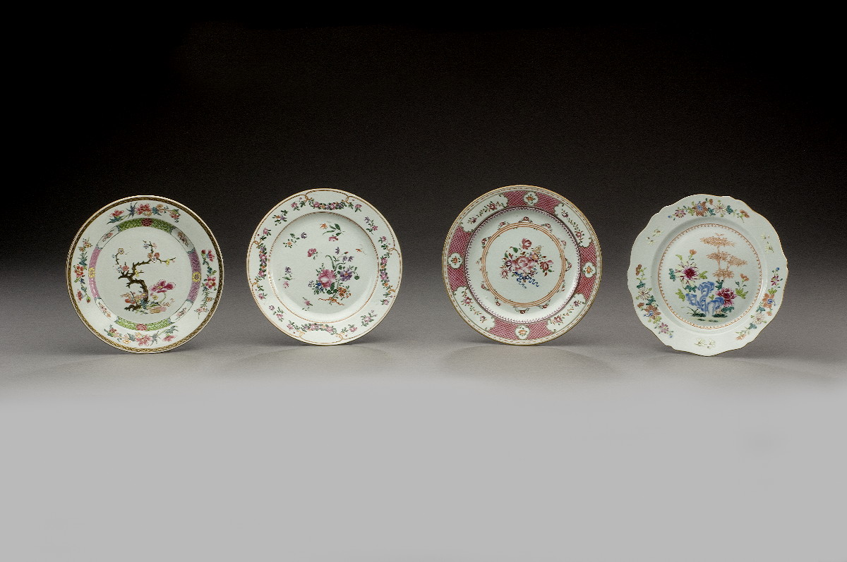 Appraisal: SET OF EIGHT CHINESE EXPORT PORCELAIN FAMILLE ROSE PLATES CIRCA