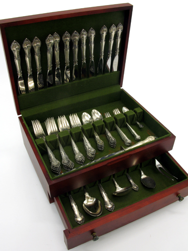 Appraisal: GORHAM STERLING SILVER FLATWARE SET pieces in the English Gadroon